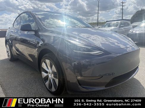 Used 2023 Tesla Model Y Long Range AWD/4WD image 25