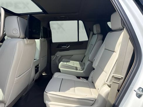 Used 2025 GMC Yukon Denali w/ Denali Reserve Package AWD/4WD image 13