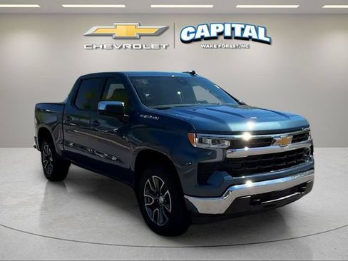 Used 2024 Chevrolet Silverado 1500 LT AWD/4WD image 7