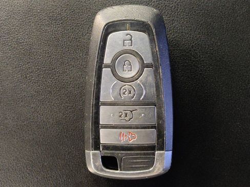 Used 2021 Ford Explorer Limited w/ Equipment Group 301A AWD/4WD image 32