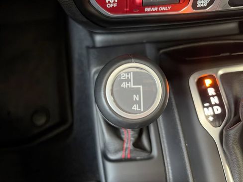 Used 2021 Jeep Wrangler Rubicon AWD/4WD image 25