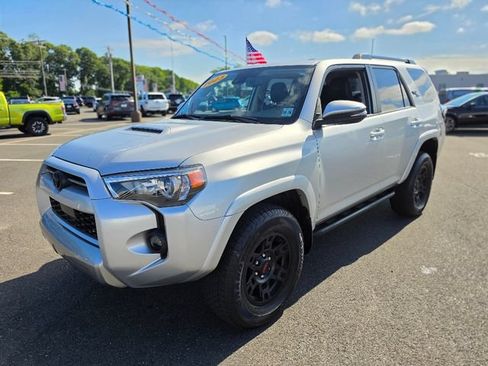 Used 2023 Toyota 4Runner TRD Off-Road Premium w/ Moonroof Package AWD/4WD image 3