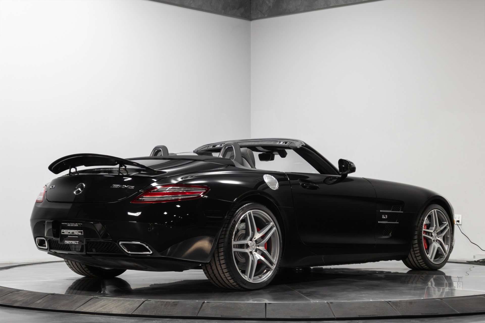 Used 2012 Mercedes-Benz SLS AMG Roadster image 19