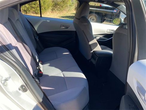Used 2023 Toyota Corolla SE image 32