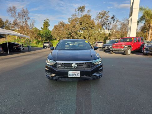 Used 2019 Volkswagen Jetta R-Line image 2