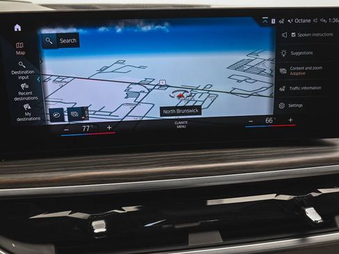 Used 2023 BMW X7 xDrive40i w/ M Sport Package AWD/4WD image 25