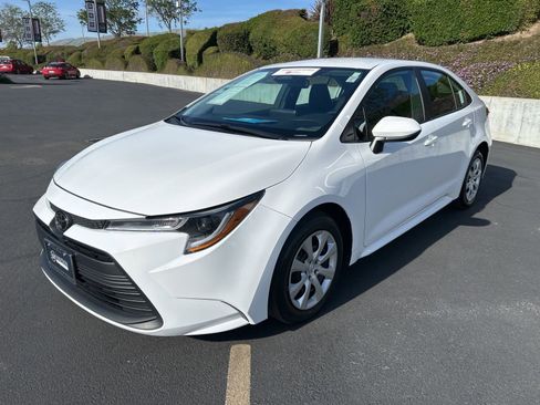 Used 2024 Toyota Corolla LE image 2