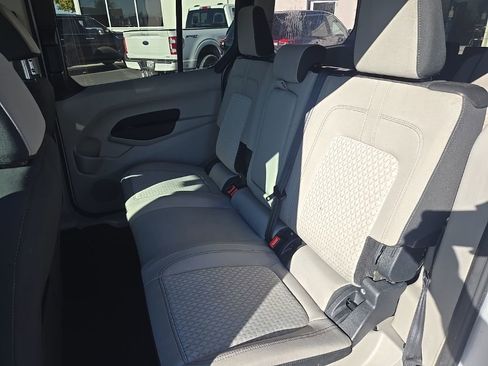 Used 2022 Ford Transit Connect XLT image 21