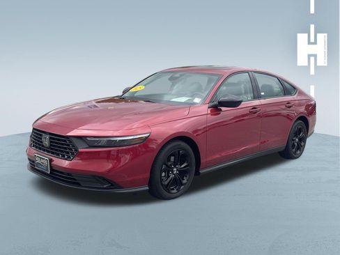 Used 2025 Honda Accord SE image 3