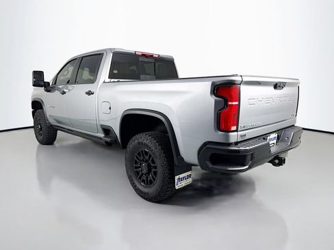 Used 2025 Chevrolet Silverado 2500 ZR2 w/ Technology Package AWD/4WD image 5