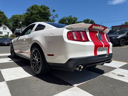 Used 2010 Ford Mustang Shelby GT500 RWD image 10