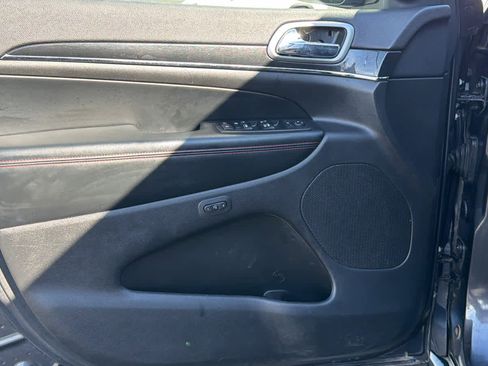 Used 2017 Jeep Grand Cherokee Trailhawk w/ Trailhawk Luxury Group image 23