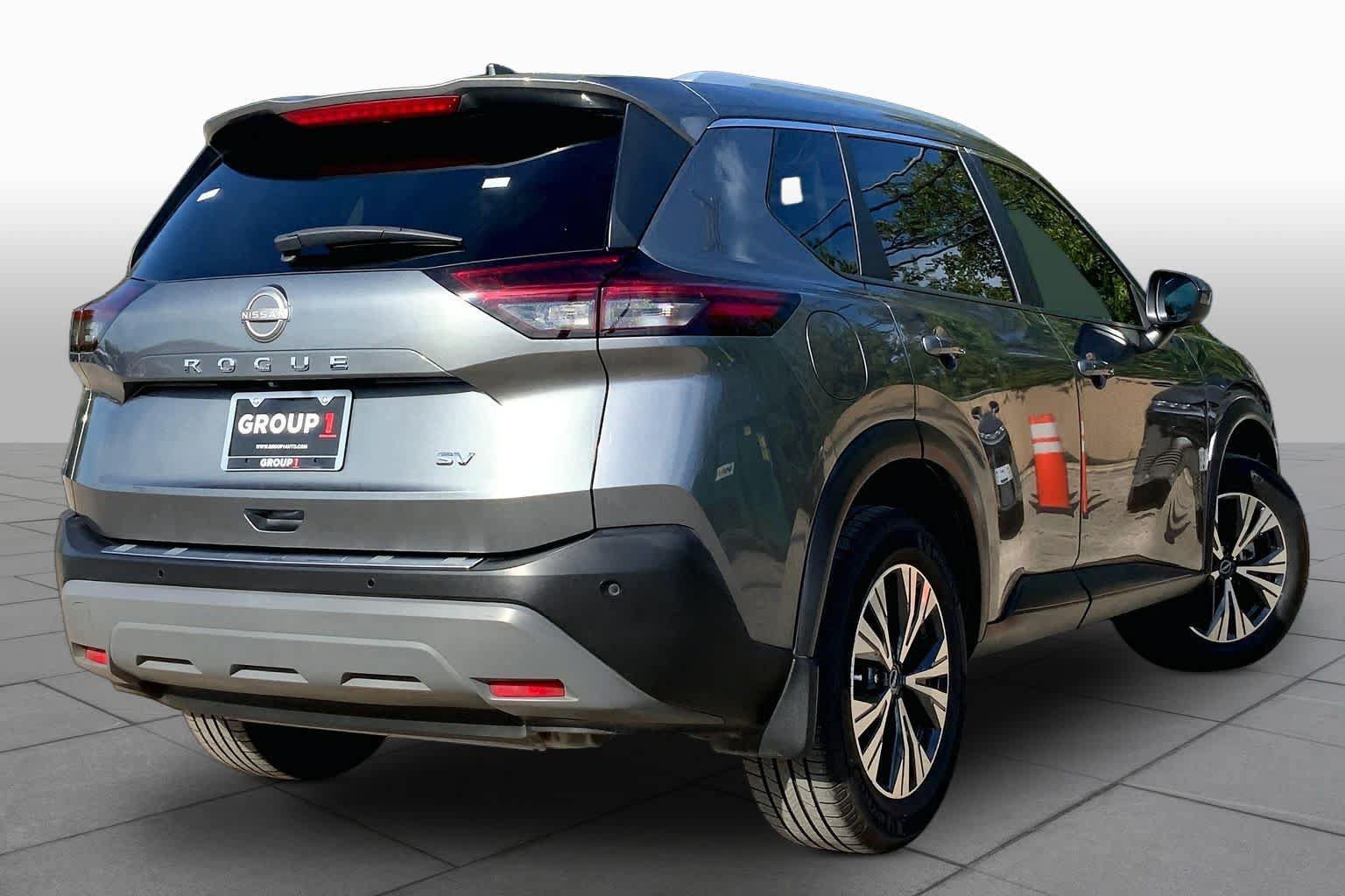Used 2023 Nissan Rogue SV w/ SV Premium B Package FWD image 13