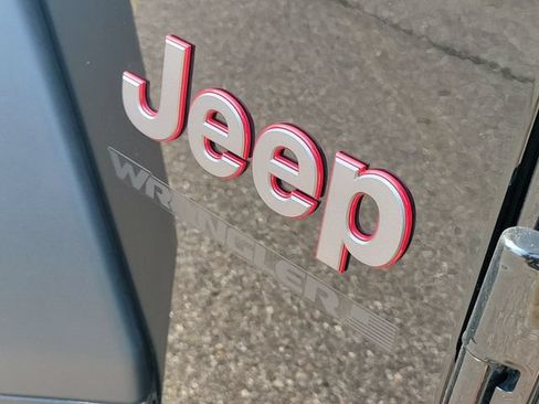Used 2026 Jeep Wrangler Unlimited Rubicon AWD/4WD image 7