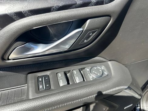 Used 2023 GMC Yukon Denali AWD/4WD image 19