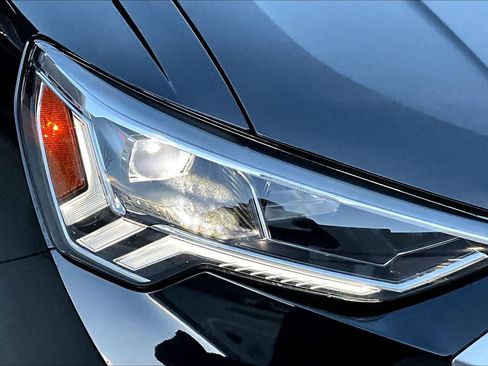 Used 2025 Audi Q3 2.0T Premium w/ Convenience Package image 28