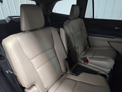 Used 2020 Honda Pilot Touring image 17