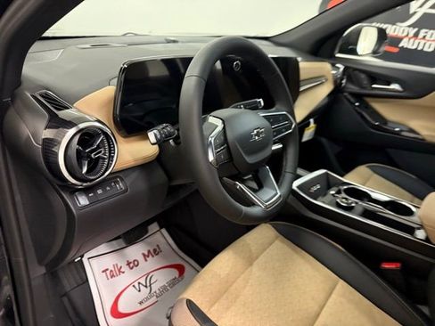 New 2026 Chevrolet Equinox ACTIV AWD/4WD image 13