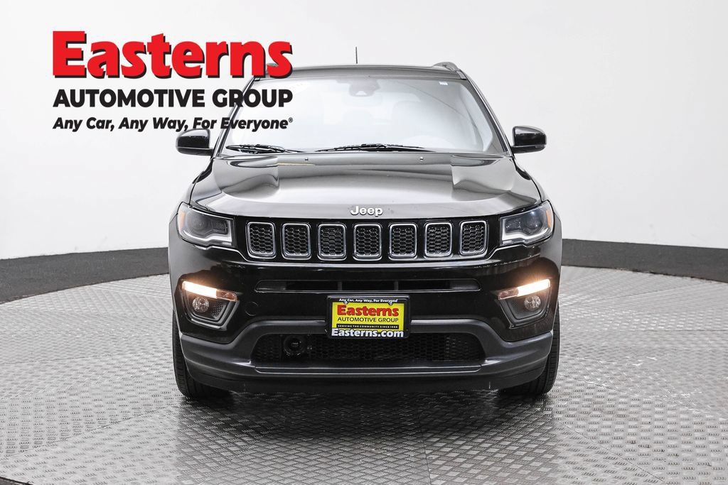 Used 2018 Jeep Compass Latitude w/ Popular Equipment Group AWD/4WD image 2