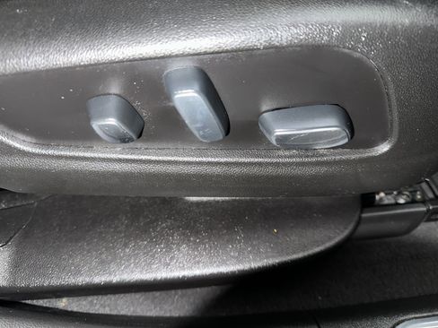 Used 2017 Cadillac XT5 Luxury image 27