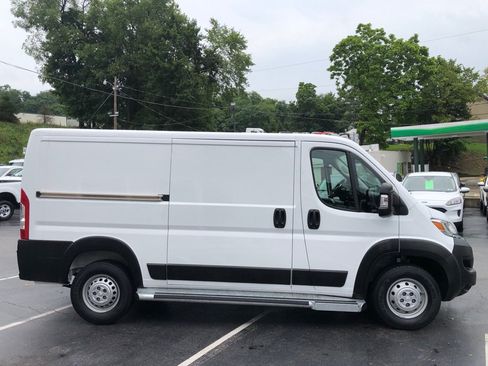 Used 2025 RAM ProMaster 2500 w/ U-Haul Equipment Group FWD image 7