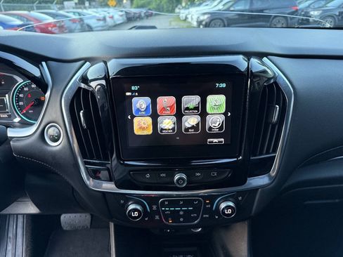 Used 2018 Chevrolet Traverse Premier w/ Driver Confidence II Package FWD image 24