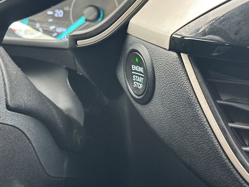 Used 2022 Ford Escape SE image 19