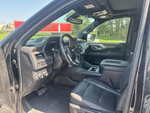 Used 2022 Chevrolet Suburban LT AWD/4WD image 14