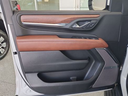 Certified 2024 GMC Yukon Denali Ultimate w/ LPO, Floor Liner Package AWD/4WD image 22