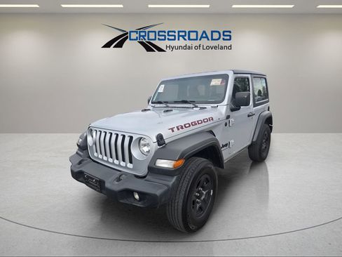 Used 2023 Jeep Wrangler Sport image 3
