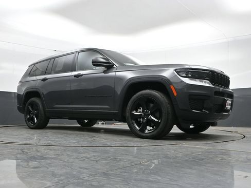 Used 2023 Jeep Grand Cherokee L Laredo AWD/4WD image 44