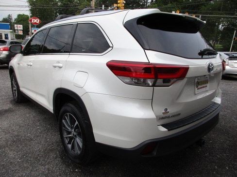 Used 2019 Toyota Highlander XLE AWD/4WD image 6