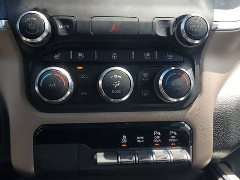 Used 2022 RAM 1500 Laramie AWD/4WD image 31