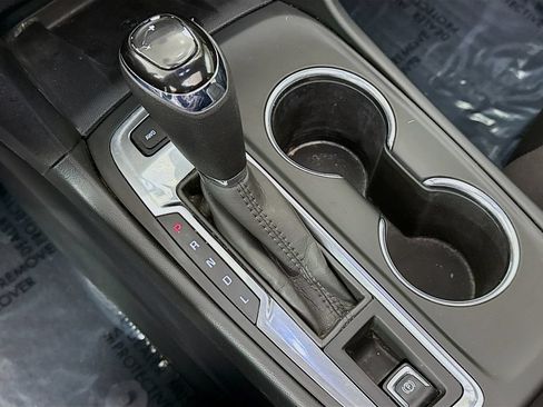 Used 2020 Chevrolet Equinox Premier AWD/4WD image 19