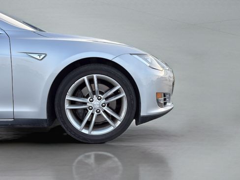 Used 2013 Tesla Model S RWD image 13