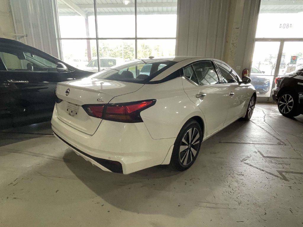 Used 2019 Nissan Altima 2.5 SL FWD image 5