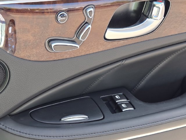 Used 2011 Hyundai Equus Signature RWD image 33