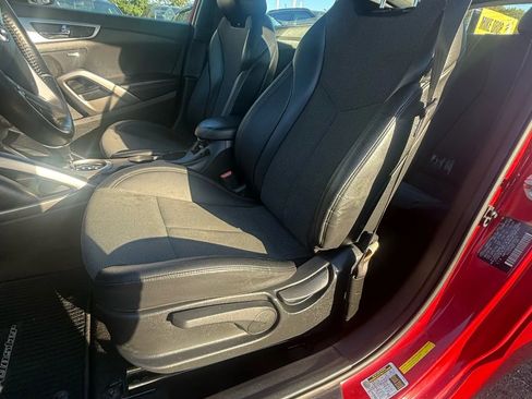 Used 2016 Hyundai Veloster w/ Option Group 02 image 17