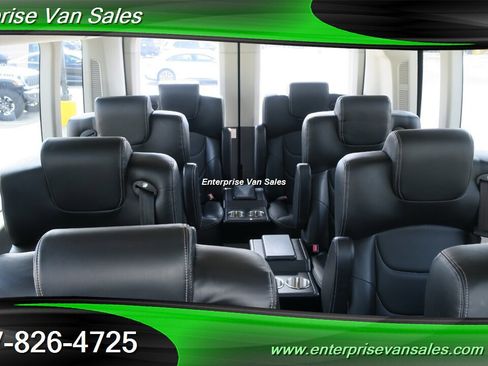 Used 2021 Ford Transit 350 XLT RWD image 2