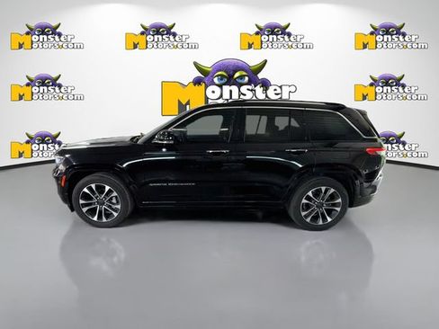 Used 2022 Jeep Grand Cherokee Overland w/ Luxury Tech Group IV AWD/4WD image 7
