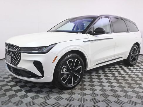 New 2026 Lincoln Nautilus Reserve AWD/4WD image 2