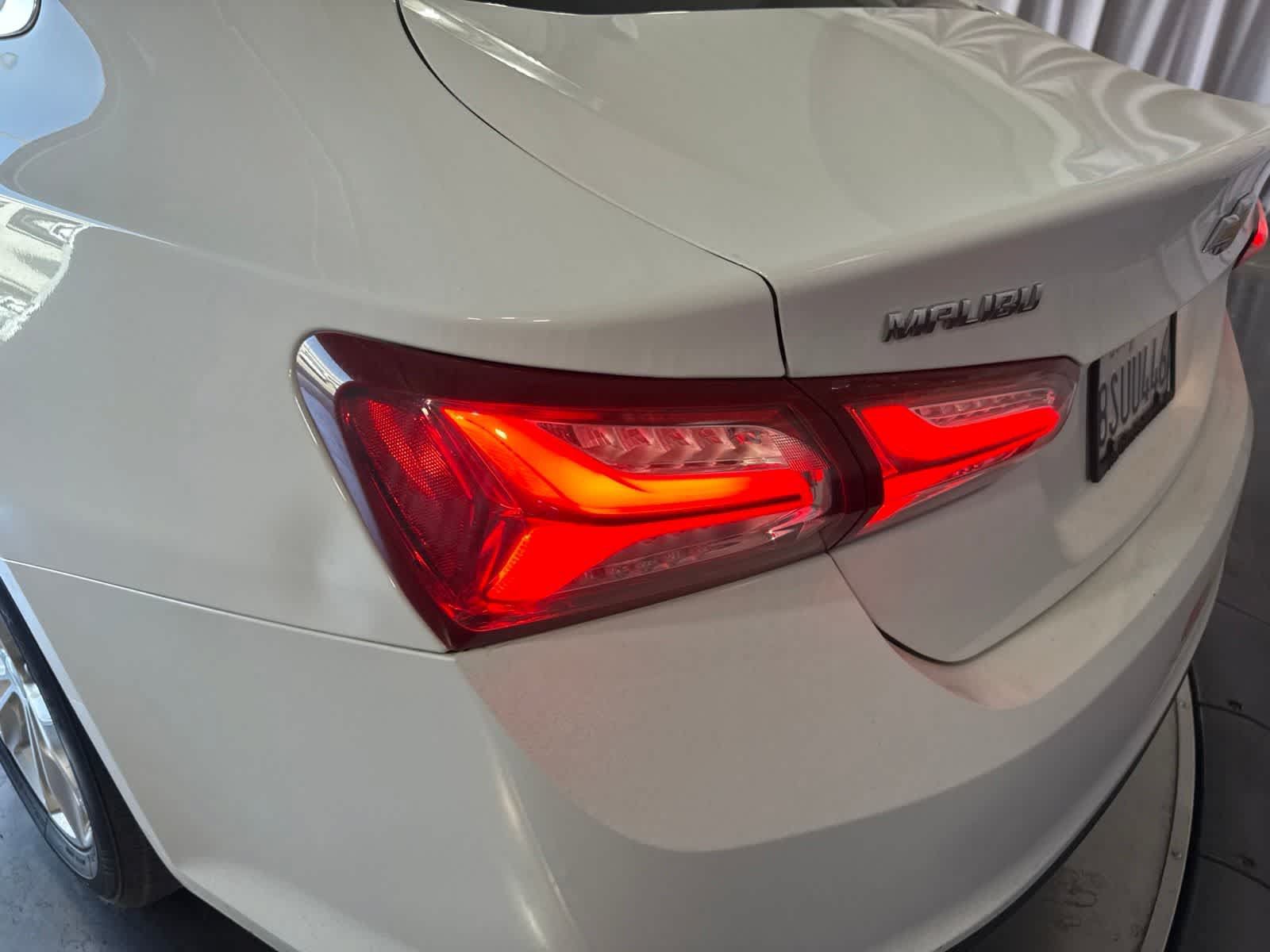 Used 2019 Chevrolet Malibu LT FWD image 12