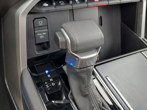 Certified 2025 Toyota Sequoia Platinum image 39