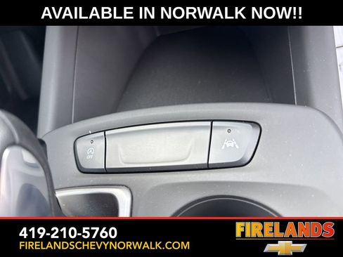 Certified 2024 Chevrolet Trax RS image 21