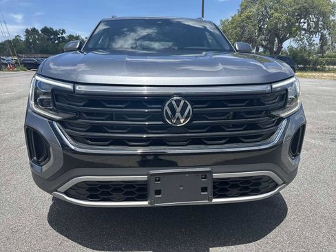 Certified 2024 Volkswagen Atlas Cross Sport SE FWD image 9