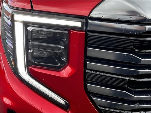 Used 2024 GMC Sierra 1500 AT4 w/ Technology Package AWD/4WD image 32