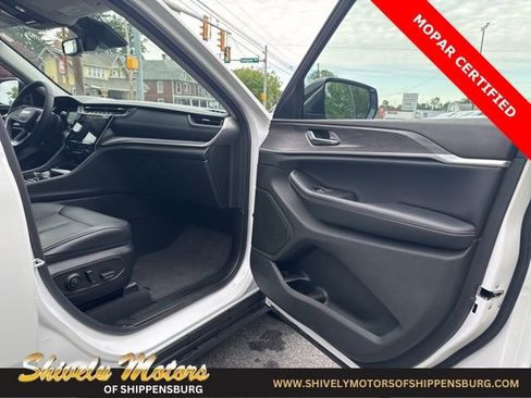 Used 2024 Jeep Grand Cherokee Limited w/ Trailer Tow Package image 39