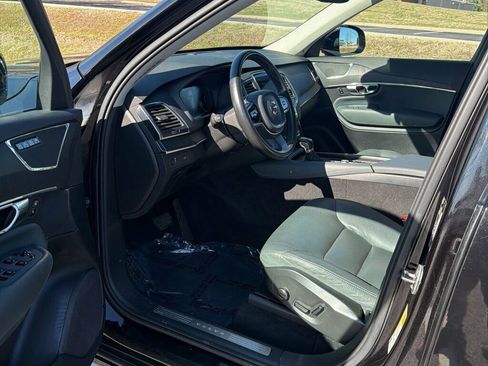 Used 2020 Volvo XC90 T6 Momentum w/ Protection Package image 9