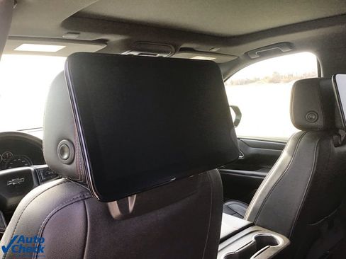 Used 2021 Chevrolet Suburban RST w/ Luxury Package image 17