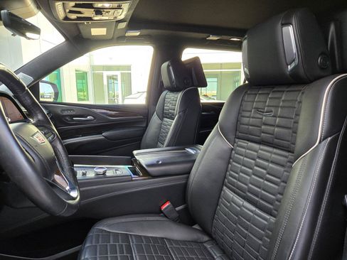 Used 2023 Cadillac Escalade ESV Sport Platinum w/ LPO, ONYX Package AWD/4WD image 28